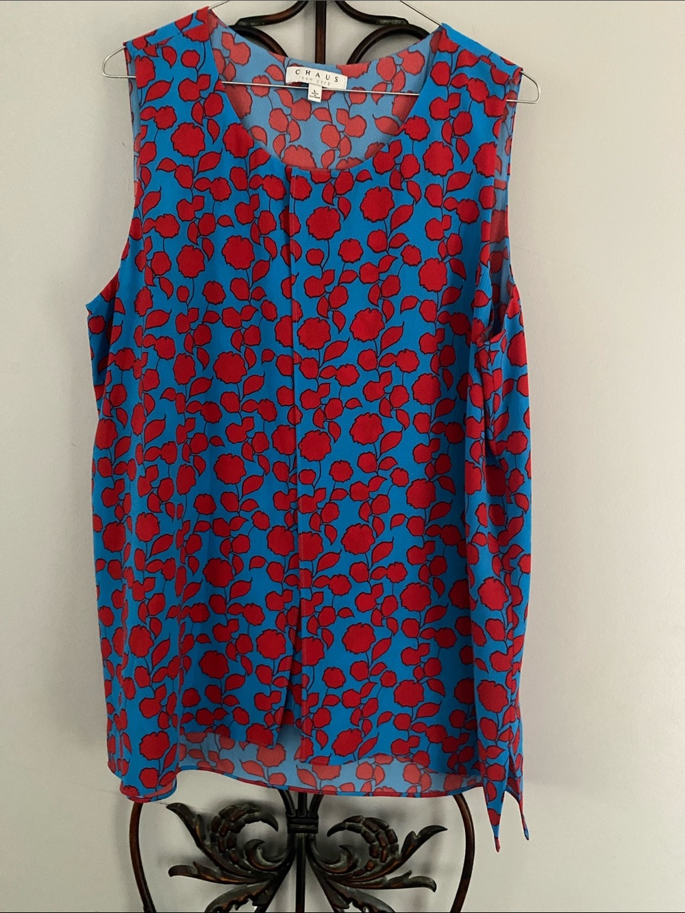 Chaus Sleeveless Blue Camisole with Red Floral Pattern